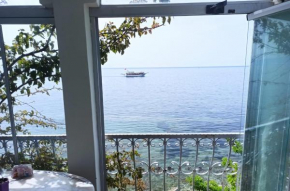 Amazing House with Balcony and Mesmerizing View Right Next to the Sea in Kusadasi, Aydin